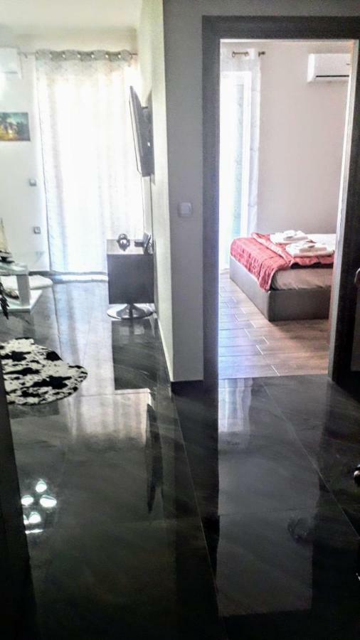 Tony Central Luxury Apartment 1 Chania  Bagian luar foto